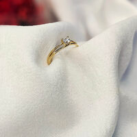 Златен пръстен с циркони Нежно обещание