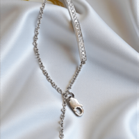 Златна гривна от бяло злато и диаманти