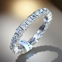 Златна халка с диаманти