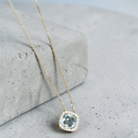 Колие и обеци 