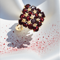 Златен пръстен с Гранати