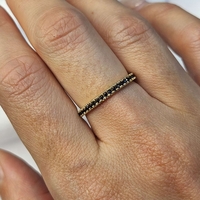 Златен пръстен с черни циркони, тип халка