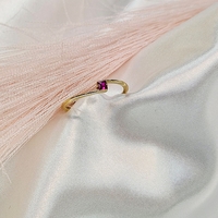 Златен пръстен с червен циркон Novello