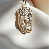 Златен медальон 