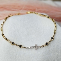 Златна гривна с Кръст