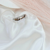 Златен пръстен от бяло злато с циркони