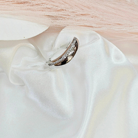 Златен пръстен от бяло злато с циркони