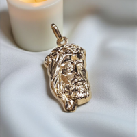 Златен медальон 