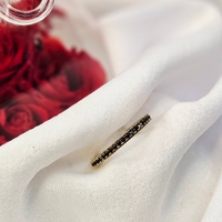 Златен пръстен с черни циркони, тип халка