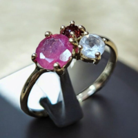 Златен комплект с рубин и планински криснал