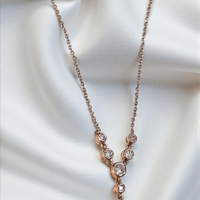 Златно колие от розово злато с диамант  