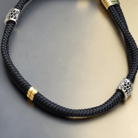 Гривна  на въже със златни елементи