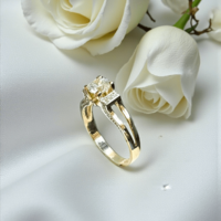 Златен пръстен с циркони