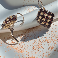 Златни обеци с Гранати