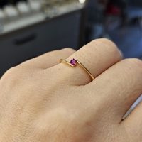 Златен пръстен с червен циркон Novello