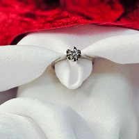 Златен пръстен от бяло злато с диамант тип годежен