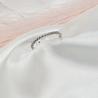 Златен пръстен от бяло злато тип топчеста халка