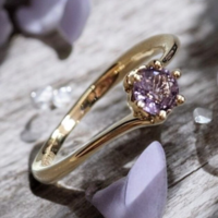 Златен пръстен с природен ( нетретиран сапфир)