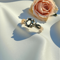 Златен пръстен със Сапфир и Диаманти Verde Imperiale