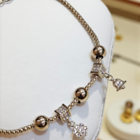 Златна гривна