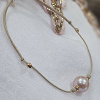 Гривна на конец с естествена, розова перла и елементи от18К златоGumon