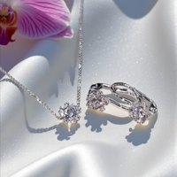 Златен комплект от бяло злато с циркони