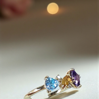 Дамски златен пръстен с естествени камъни