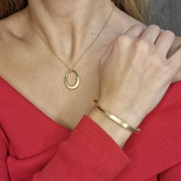 Златно колие с елемент от Сатенирано и Диамантирано злато