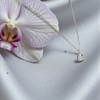 Златно колие от 18К бяло злато и диамант 0.10Ct