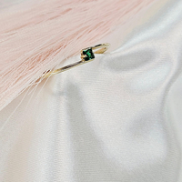 Златен пръстен със зелен циркон Novello