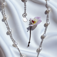 Дамска златна гривна за краче с перла