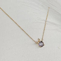 Златно колие с нежна пеперудка