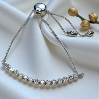 Златна гривна от бяло злато и диаманти