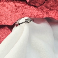 Златен пръстен с диамант тип годежен