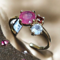 Златен комплект с рубин и планински криснал