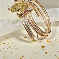 Златен пръстен с  диамант 