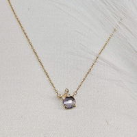 Златно колие с нежна пеперудка