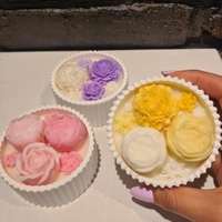 „Градинката на мечтите“ - ароматна свещ в мини керамична кашпа