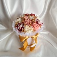 Авторски букет „Peach & Gold Harmony“