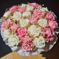 Авторски букет „Pink Bloom Symphony“