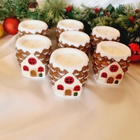 Коледна свещ „Зимна Къщичка“ - ръчно изработена, ароматна, уютна