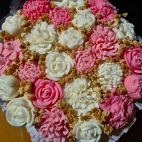 Авторски букет „Pink Bloom Symphony“