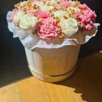 Авторски букет „Pink Bloom Symphony“