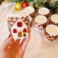 Коледна свещ „Зимна Къщичка“ - ръчно изработена, ароматна, уютна