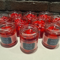 „Ягодово сладко“ – ароматна десертна свещ в малък буркан