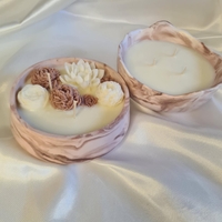 Ароматна свещ в керамичен съд “MUSEA” – ръчно изработена, артистична форма