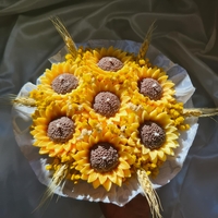 Авторски букет „Golden Sun Symphony“