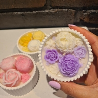 „Градинката на мечтите“ - ароматна свещ в мини керамична кашпа