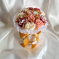 Авторски букет „Peach & Gold Harmony“