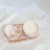 Луксозен керамичен комплект “Éloria” – свещ и поднос в артистичен мраморен дизайн